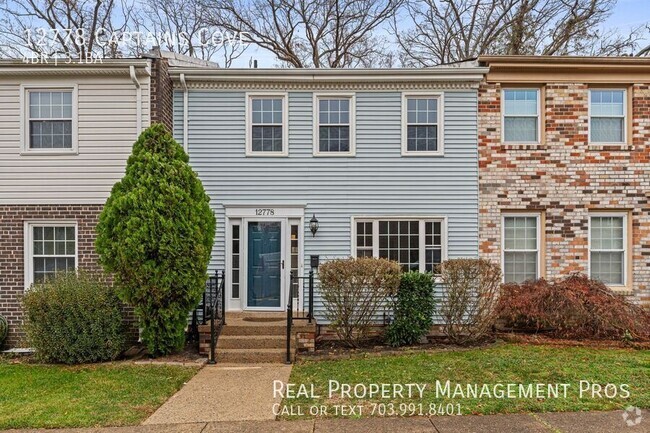 Building Photo - Updated 4 Bedroom Townhome!