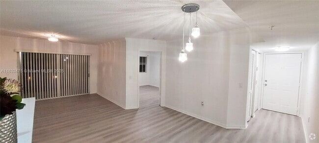 Building Photo - 2433 Centergate Dr Unit 206 Rental