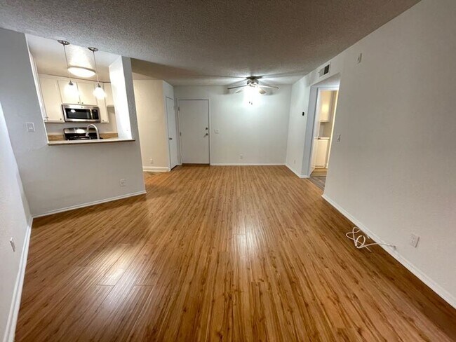 Photo - 5050 Klump Ave