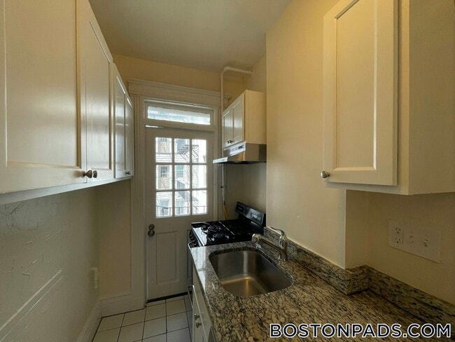 Building Photo - 1111 Beacon St