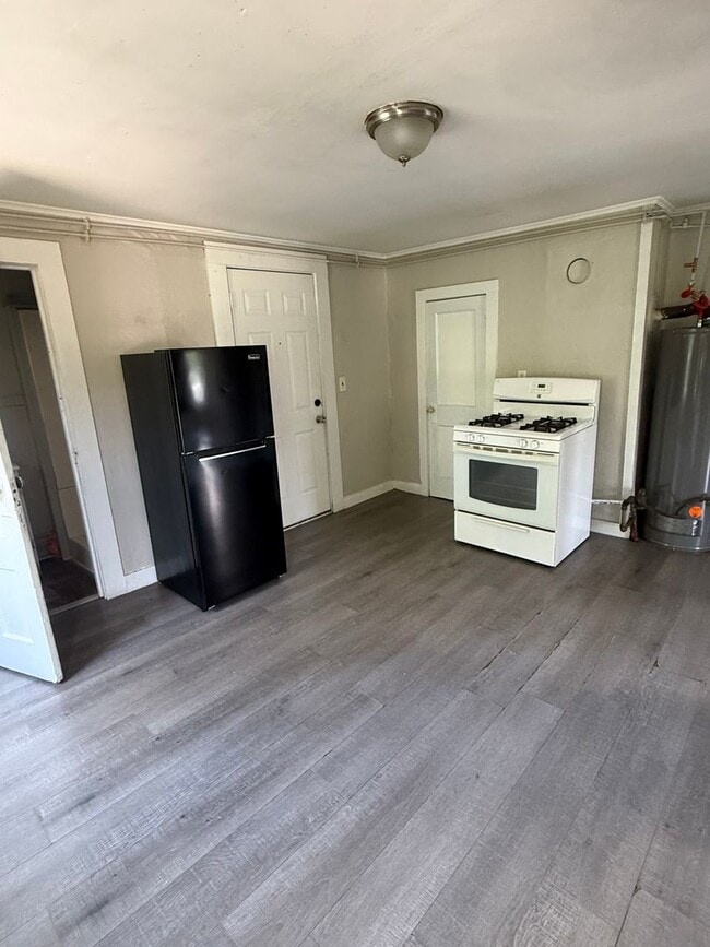 49 Brook St Unit 6