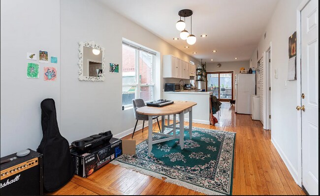 Photo - 2647 W Cortez St Unidad 2