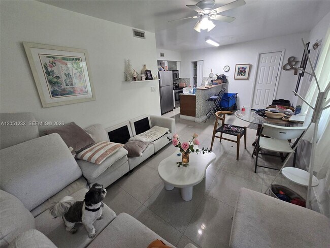 Photo - 7025 Rue Granville Unit 1