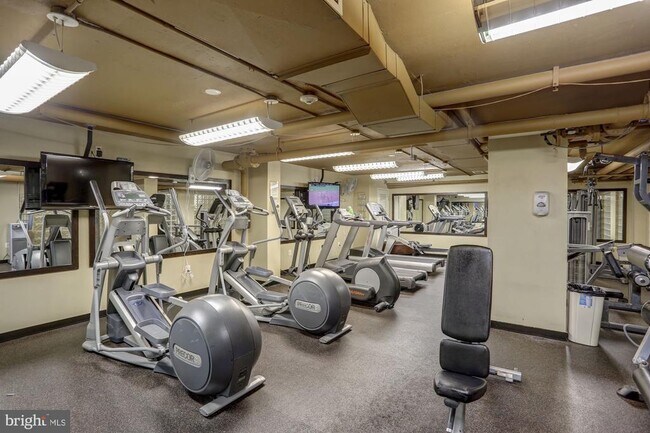 Photo - 940 25th St NW Unidad 407-S