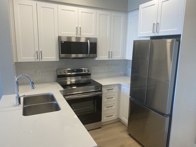 Photo - 12804-12140 140 Ave NW