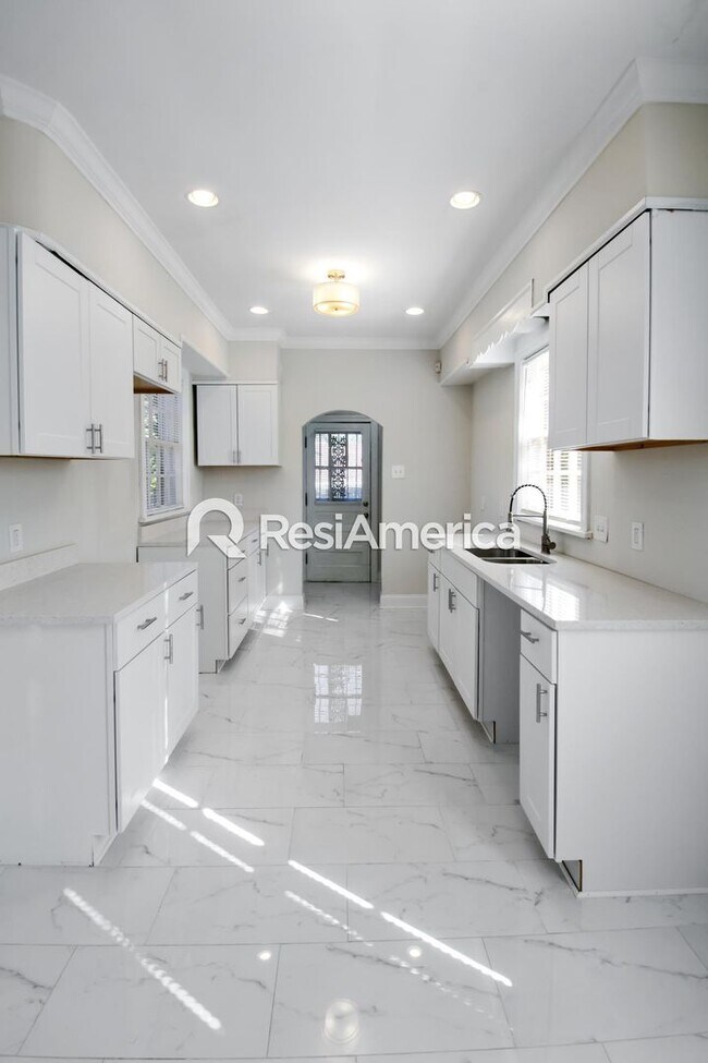 Photo - Beautifully Renovated Rental Near Rhodes College!