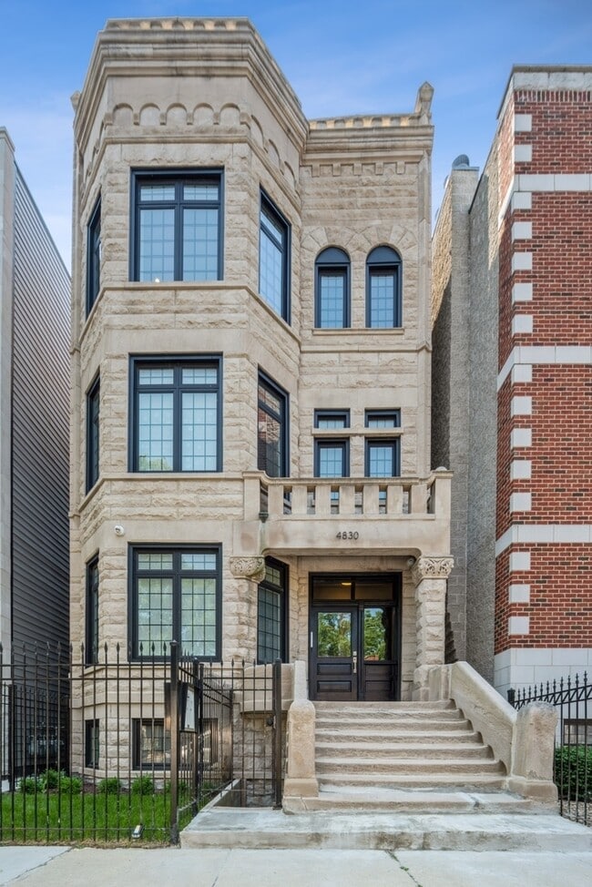 Building Photo - 4830 S St Lawrence Ave Unit 1 Rental