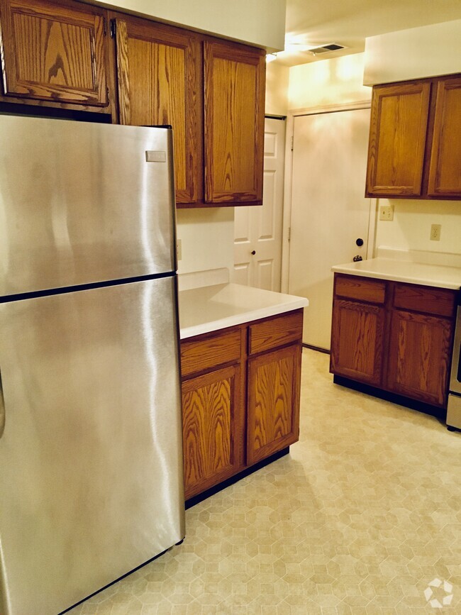 Building Photo - 620 E 92nd Pl Rental