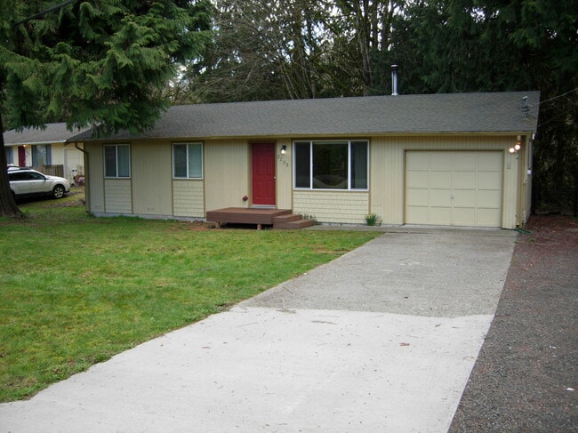 Building Photo - 2133 NW Mulholland Blvd Rental