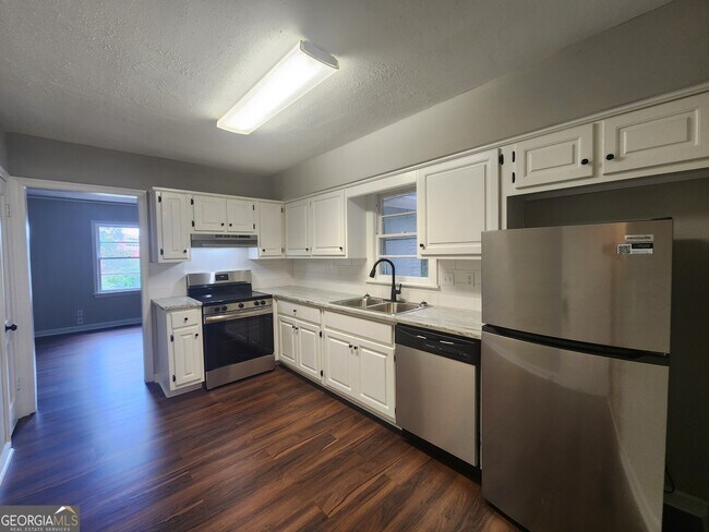 Photo - 4117 Lake Dr