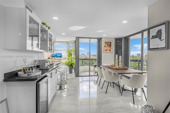 Photo - 3500 Mystic Pointe Dr