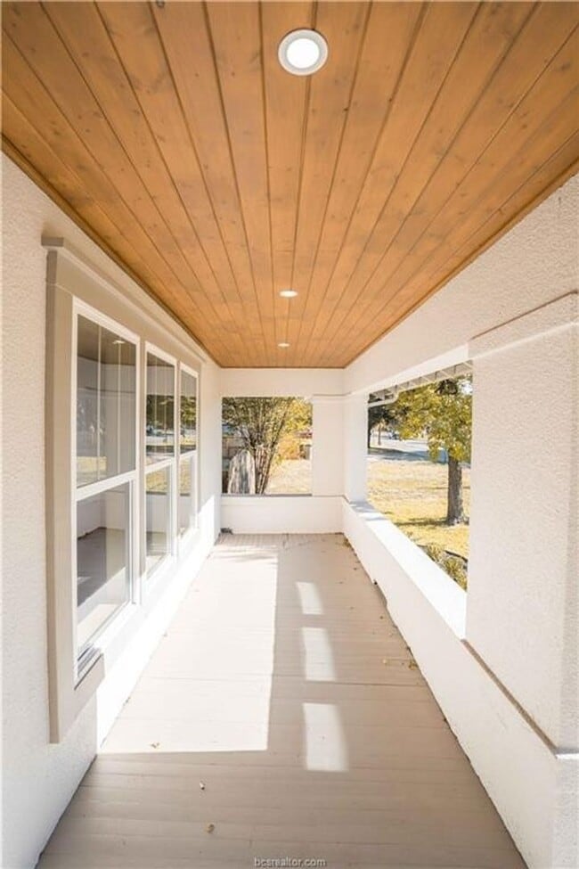 Photo - AUGUST 2026 PRE-LEASE!! Stunning Remodeled...