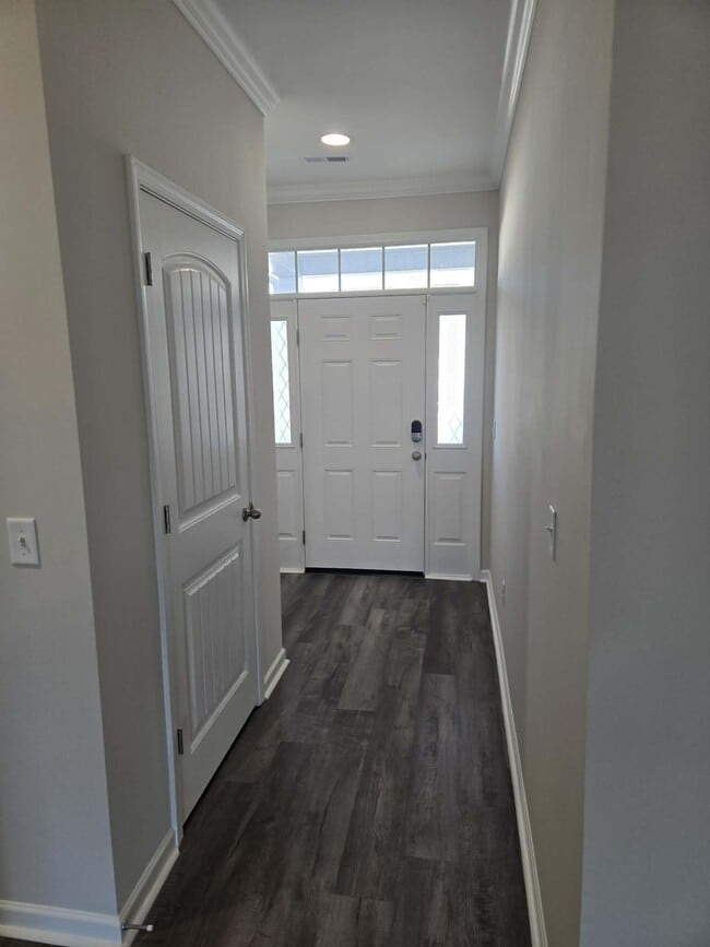 Photo - 966 Manitou Cir