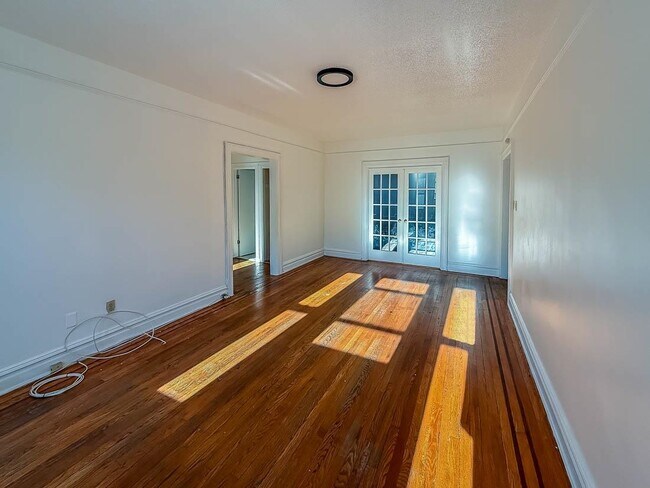 Building Photo - 36 Duncan Ave