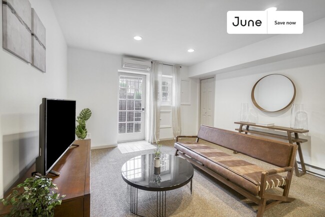 Photo - 1843 Burke St SE Unit 2