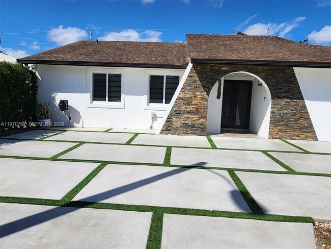 Building Photo - 12277 SW 204th Terrace Unit 0