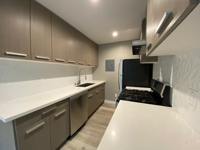 514 S Mariposa Ave Unit 204