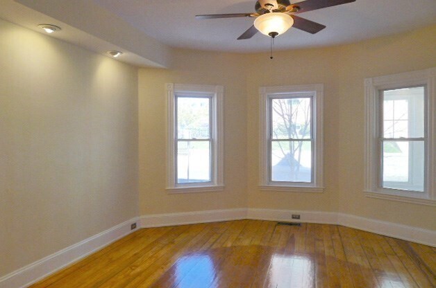 155 Oak St