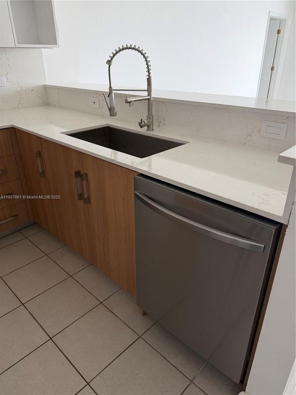 Photo - 140 S Dixie Hwy