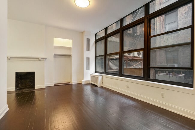64 W 9th St Unidad ev2