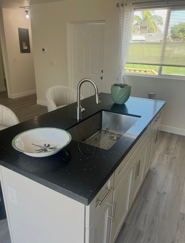 Photo - 218 E 83rd St