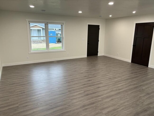 Photo - 16921 12th St