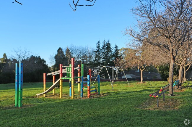 Photo - Sparks Way Commons