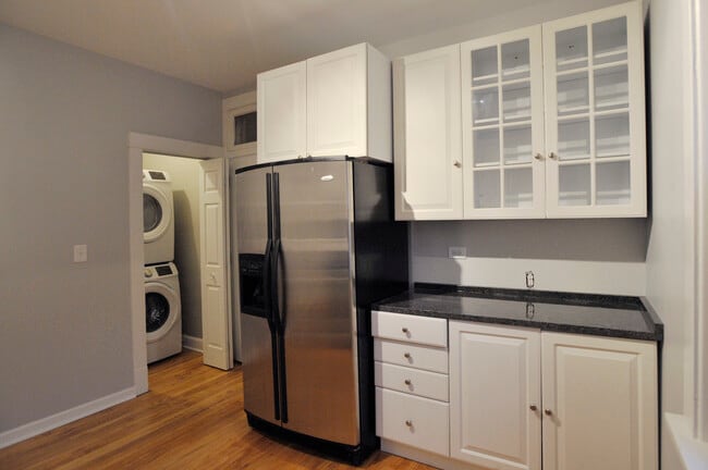 Photo - 5714 W Dakin St Unit 2