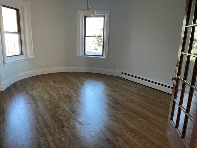 Photo - 1728 Beacon St Unit 2