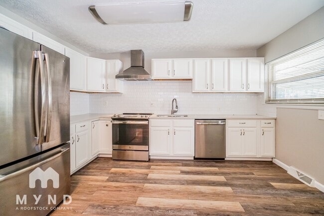 Photo - 4957 Betsy Dr