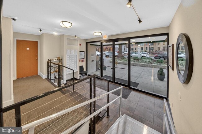Building Photo - 4840 MacArthur Blvd NW Unit 401