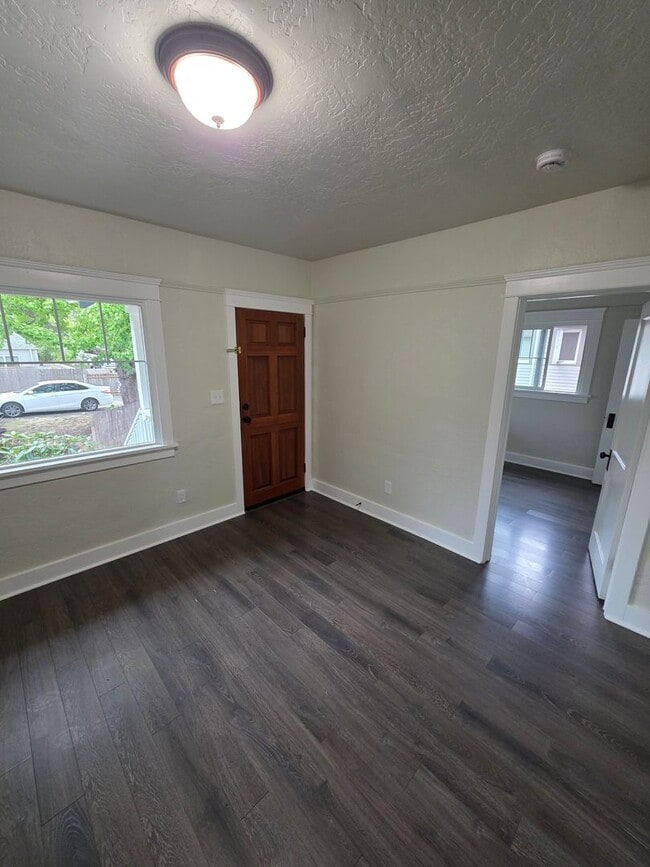 Photo - Charming home on quaint cul-de-sac!