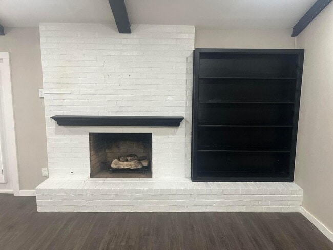 Photo - 8007 Elmwood Avenue