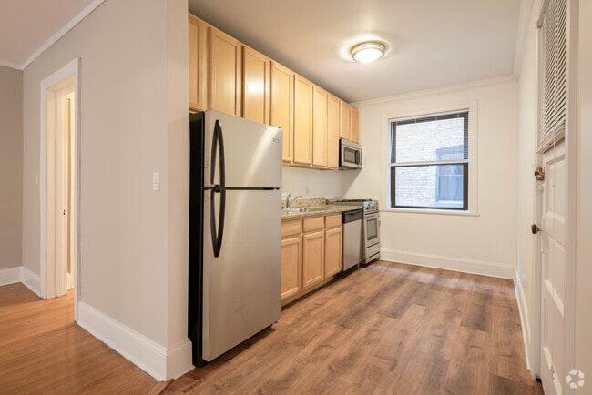 2HAB, 1BA - 805SF - 2129 Ridge Avenue
