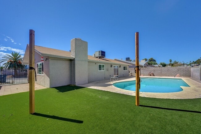 4382 E Del Santos Dr