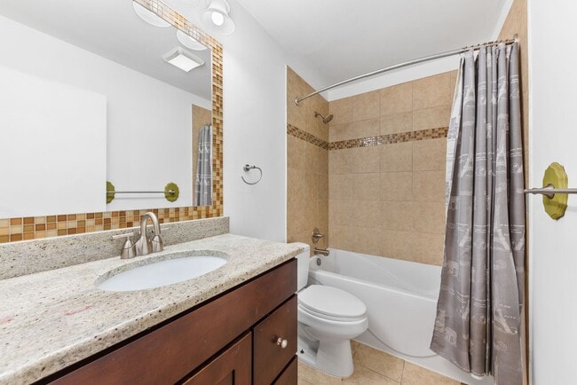 Photo - Modern 3-Bed Townhome in Hoffman Estates –...