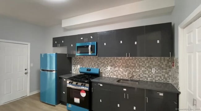Building Photo - 422 E Main St Unit 3F Rental