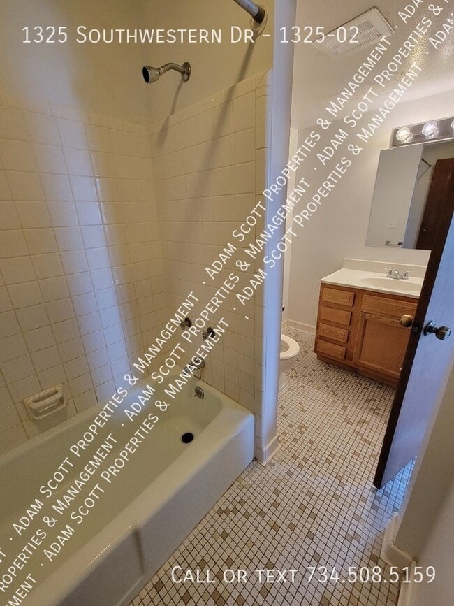 Photo - 1325 Southwestern Dr Unit 1325-02