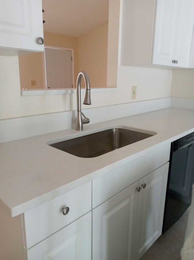 Building Photo - 2 bedroom 2 bath UCF area