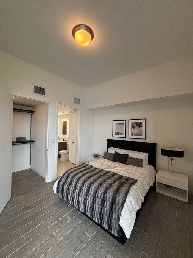 Photo - 38 NW 35th St Unidad A2