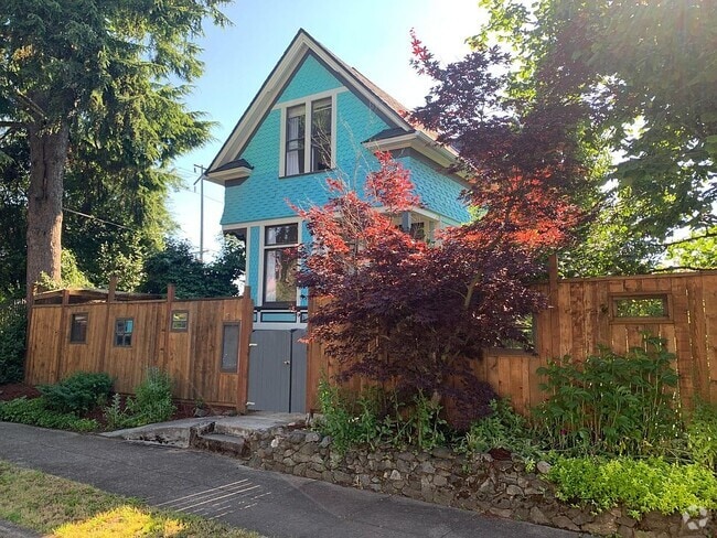 Building Photo - 4214 N Albina Ave Rental