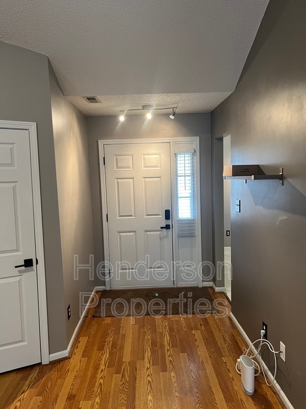 Photo - 2024 Capstone Ct