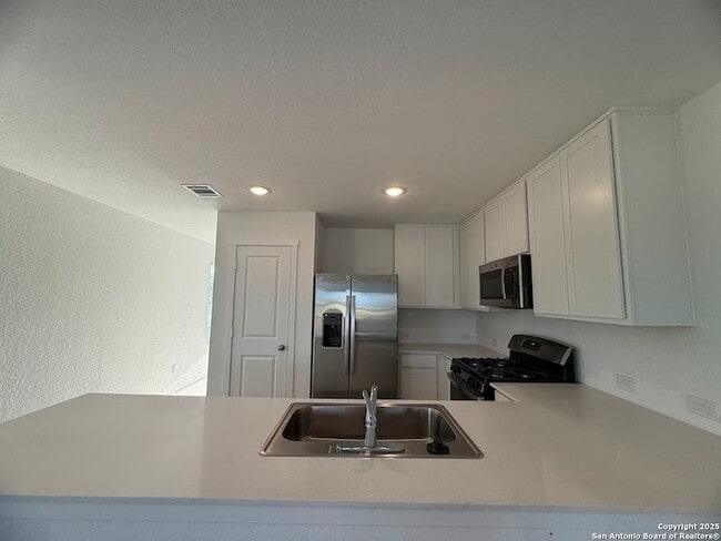 Photo - 204 Ottawa Wy