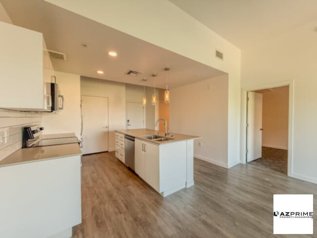 Photo - Stylish 1/1 Downtown Phoenix Condo!