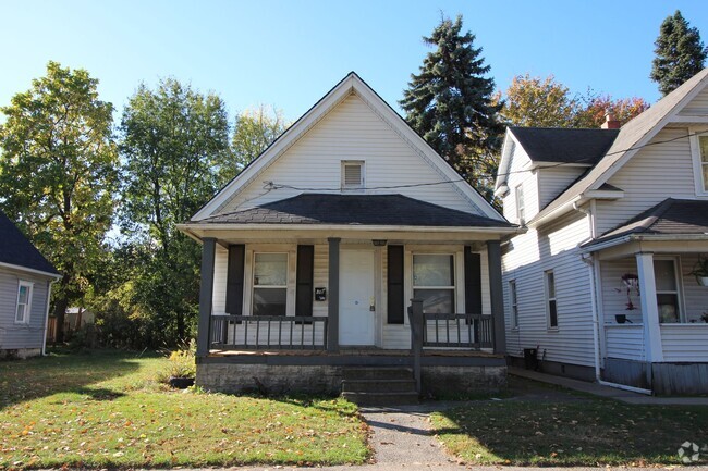 Building Photo - 38 E Streicher St Rental