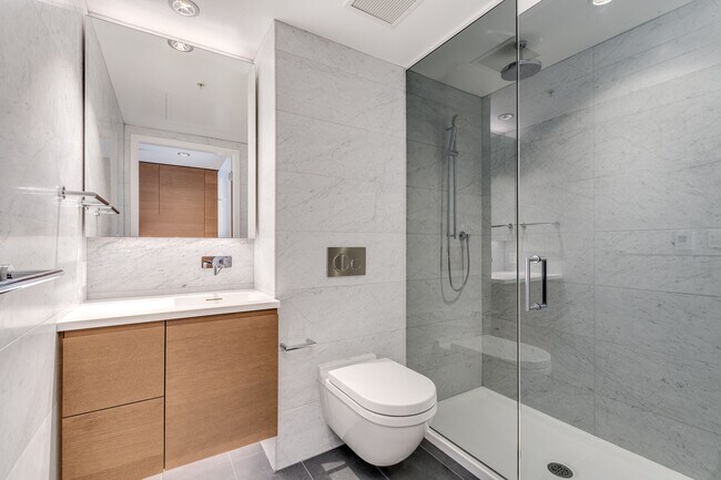 Photo - 1289 Hornby St