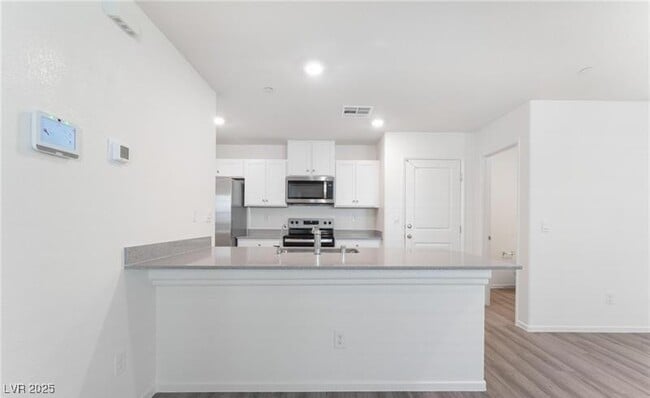 Building Photo - 6956 Honor Hl St