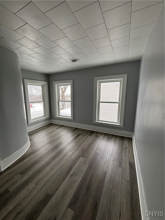 Photo - 156 N Meadow St