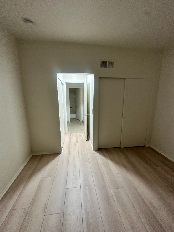 Photo - 7040 Haskell Ave Unidad 211