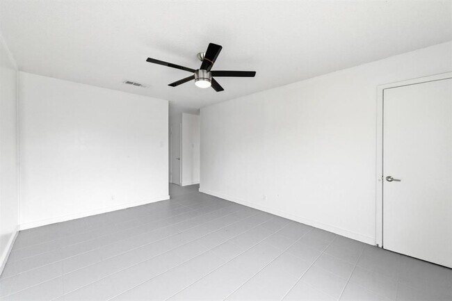 Photo - 3408 Dolphin Dr